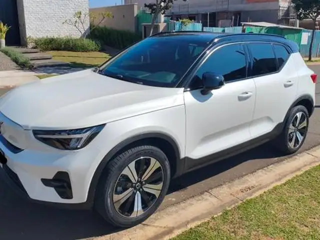 VOLVO XC40 P6 RECHARGE ELECTRIC PLUS em Bauru, SP