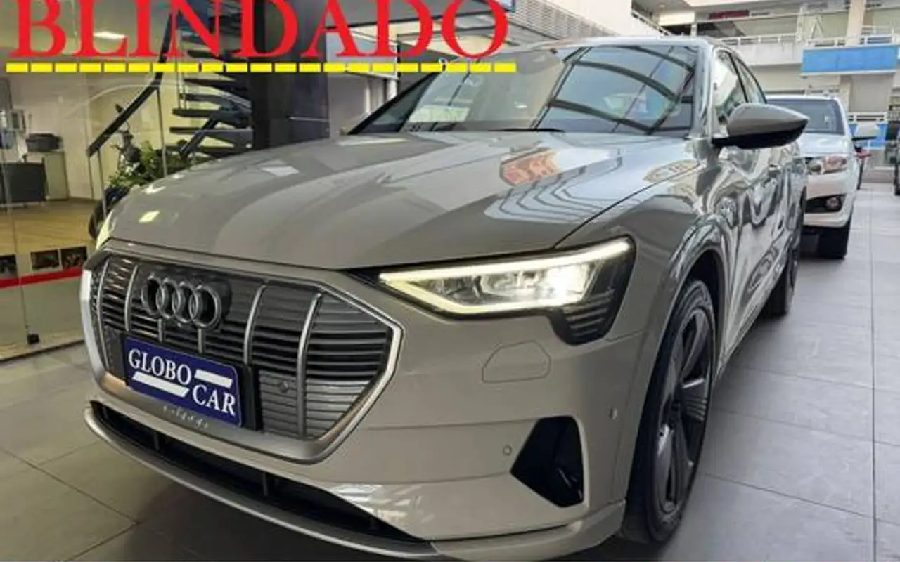 AUDI E-TRON ELÉTRICO SPORTBACK PERFORMANCE QUATTRO — foto 1 de 17