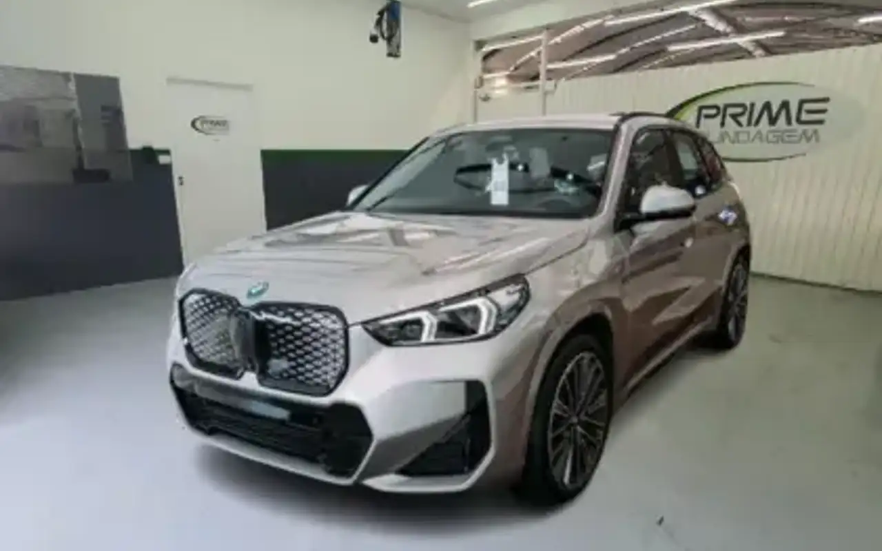 BMW iX1 ELÉTRICO XDRIVE30 M SPORT — foto 1 de 13