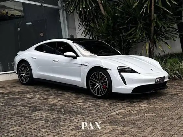 PORSCHE TAYCAN 4S ELÉTRICO em Uberlândia, MG