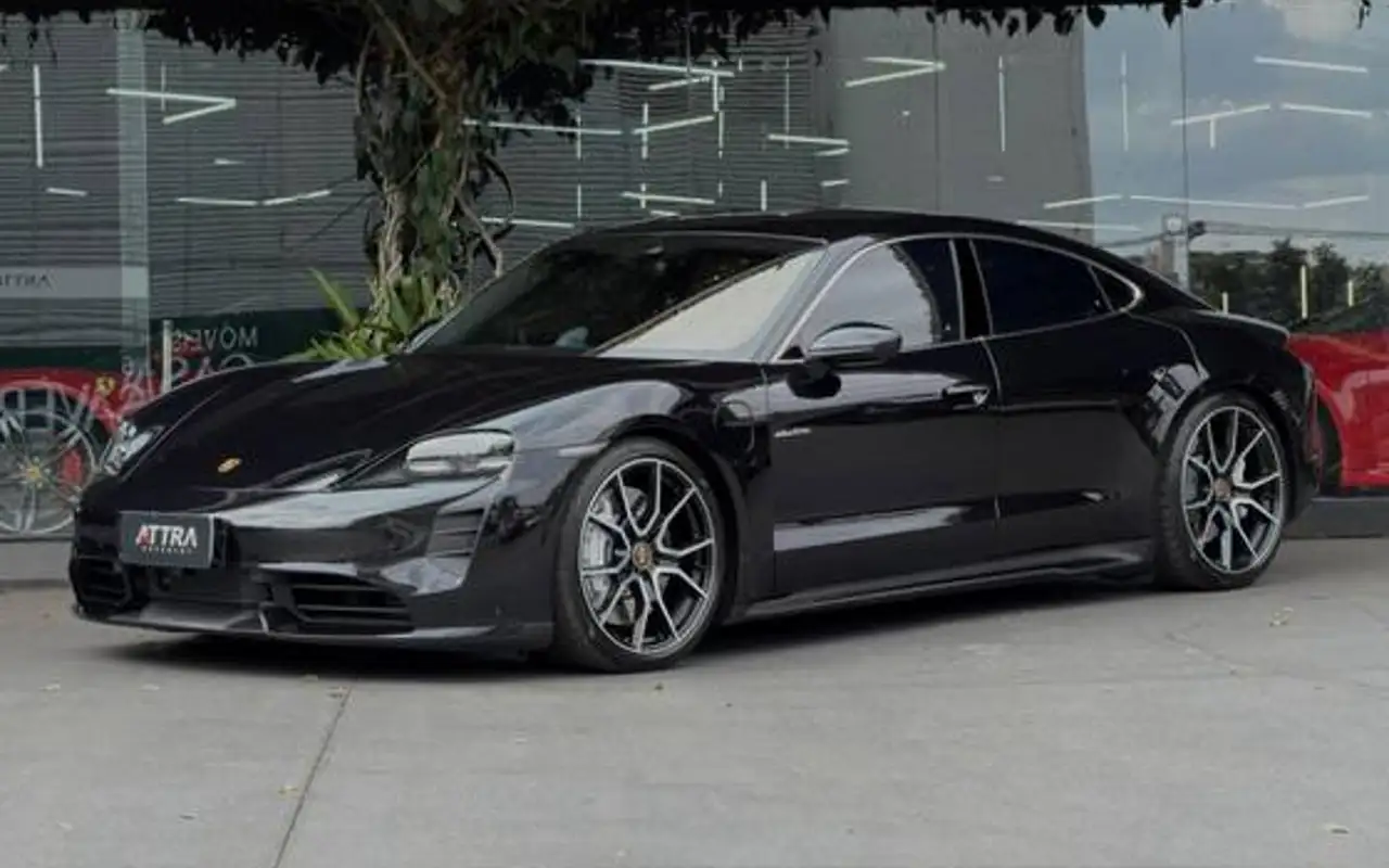PORSCHE TAYCAN TURBO ELÉTRICO — foto 1 de 20