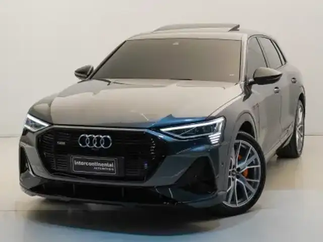 AUDI E-TRON ELÉTRICO PERFORMANCE BLACK QUATTRO em Florianópolis, SC