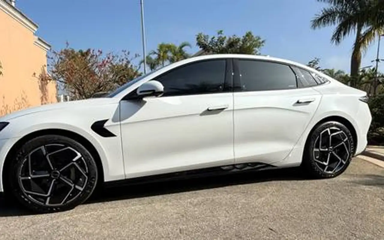 BYD SEAL 82,5 KW ELÉTRICO AWD — foto 1 de 6