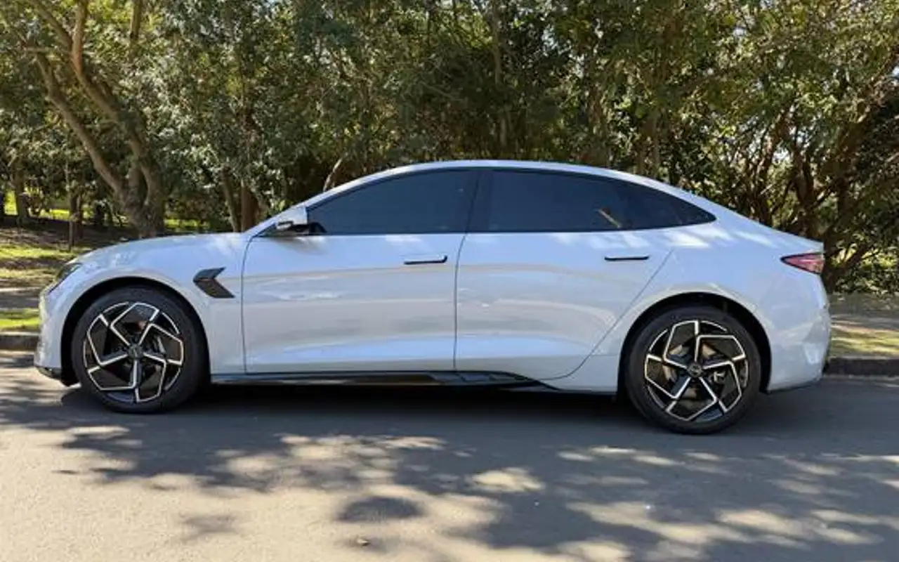 BYD SEAL 82,5 KW ELÉTRICO AWD — foto 1 de 6