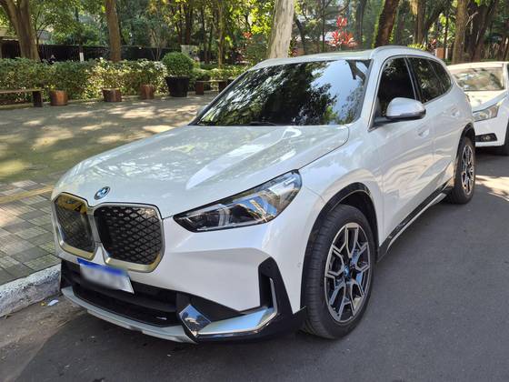 BMW iX1 ELÉTRICO eDRIVE20 X LINE em São Paulo, SP
