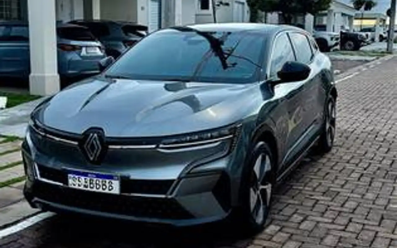 RENAULT MEGANE 60 KW ELÉTRICO E-TECH EV60 — foto 1 de 2