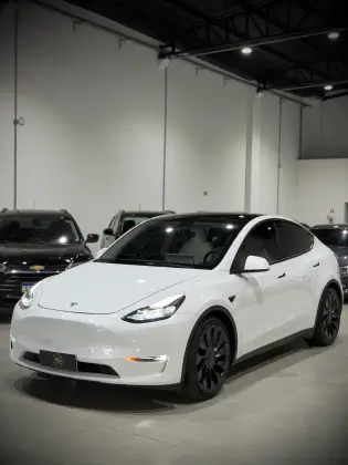TESLA MODEL Y P100D PERFORMANCE AWD ELÉTRICO em Maringá, PR