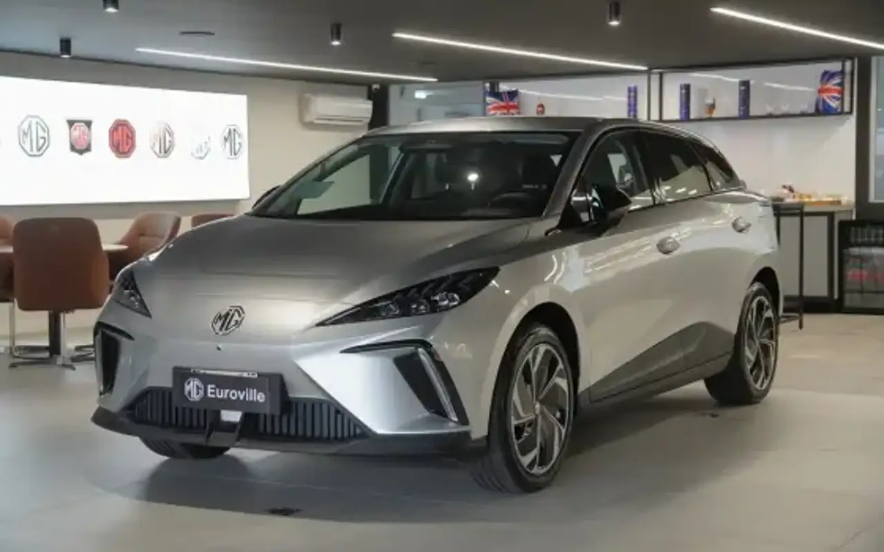 MG 4 64 KW ELÉTRICO LUXURY — foto 1 de 15