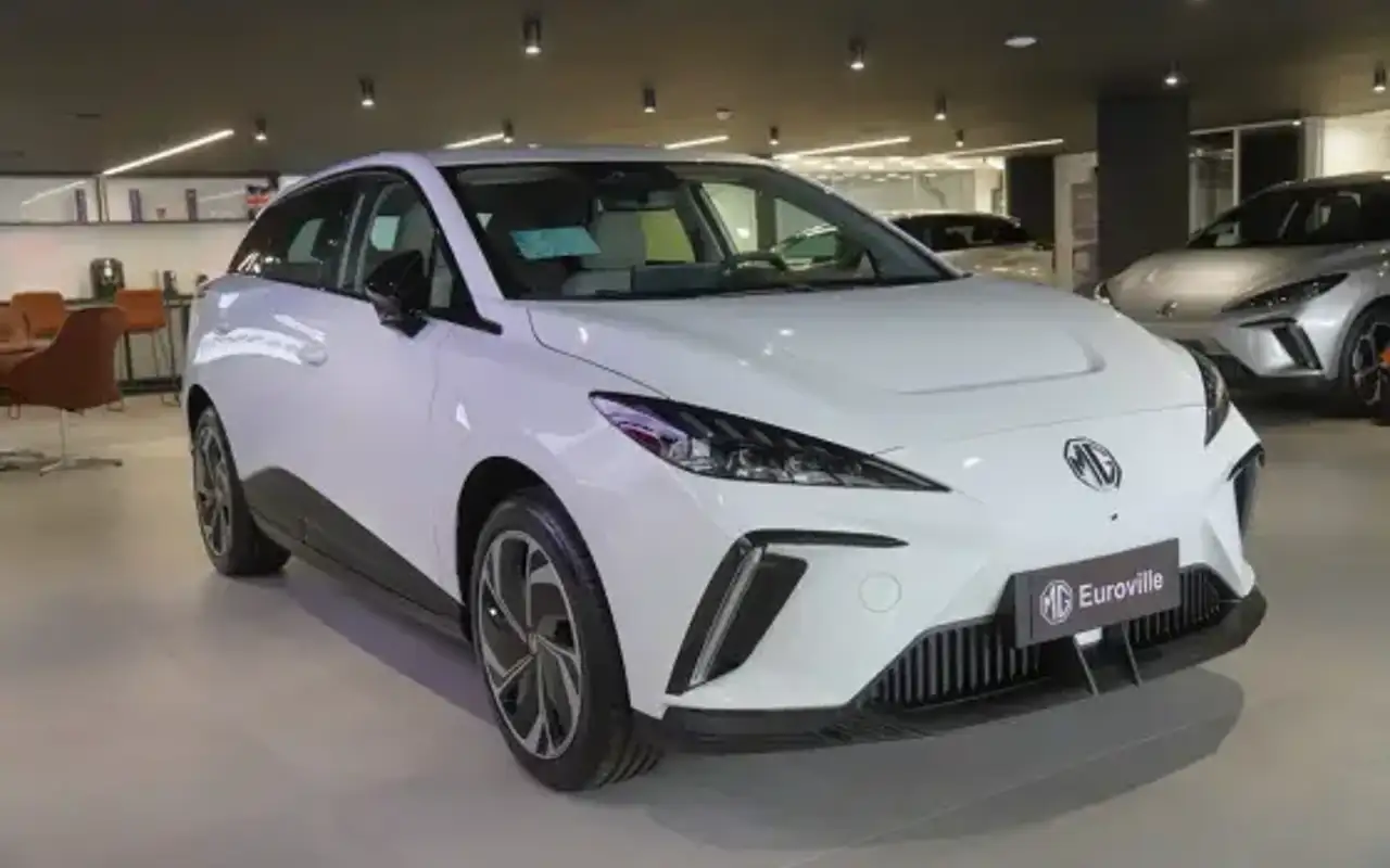 MG 4 64 KW ELÉTRICO LUXURY — foto 1 de 17