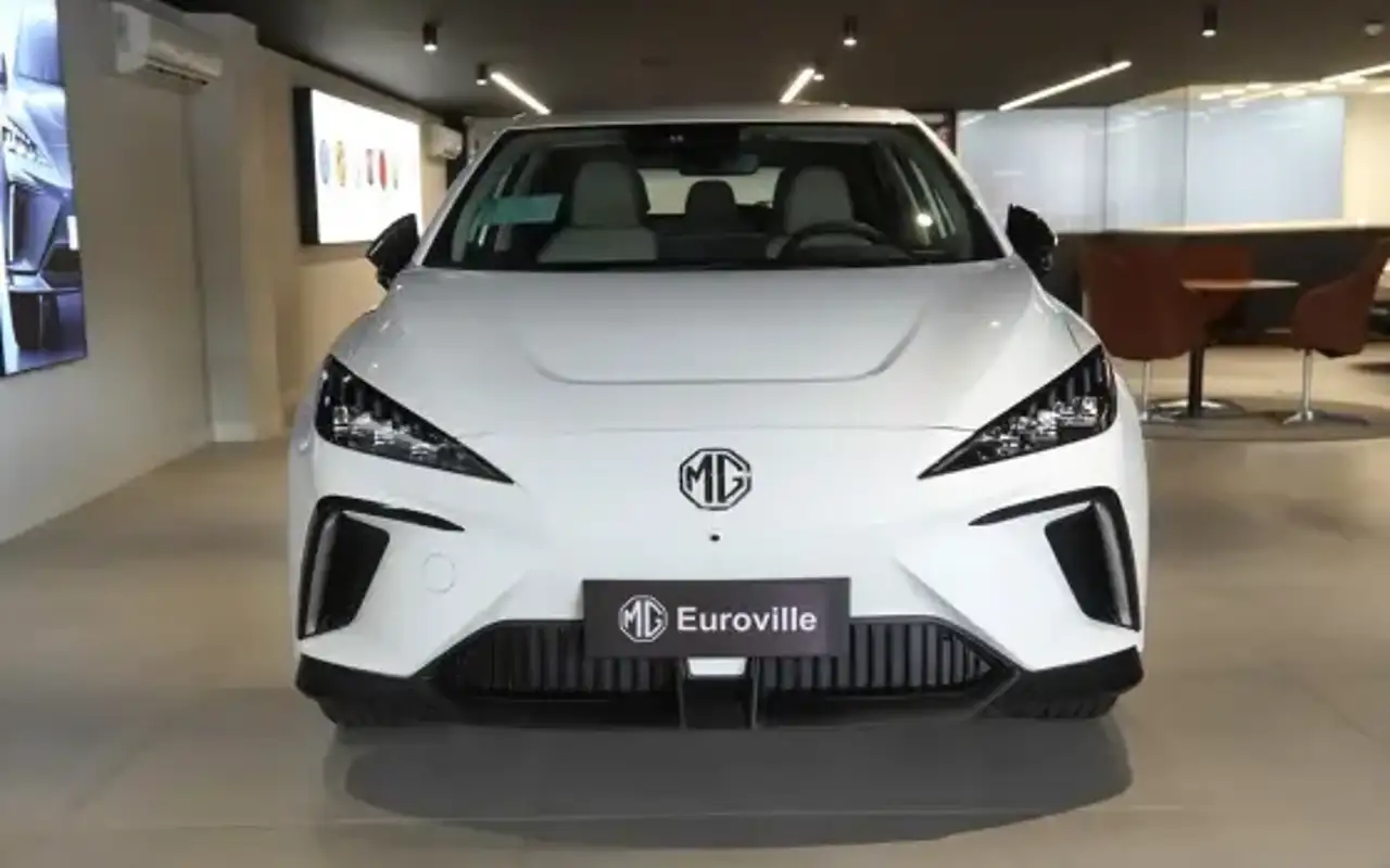 MG 4 64 KW ELÉTRICO LUXURY — foto 1 de 17