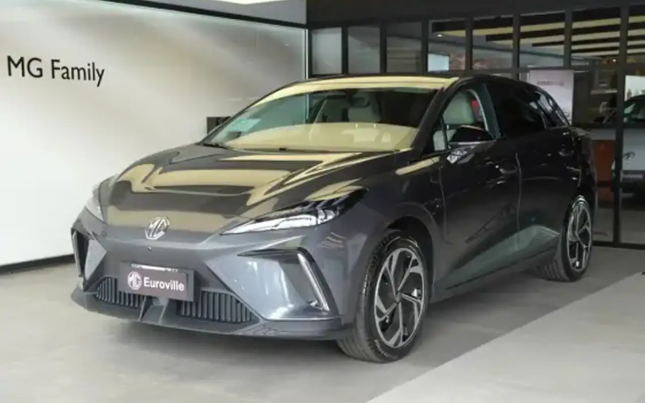 MG 4 64 KW ELÉTRICO LUXURY — foto 1 de 15