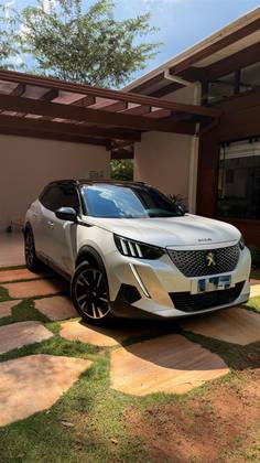 PEUGEOT 2008 50 KW ELÉTRICO E-GT em Brumadinho, MG