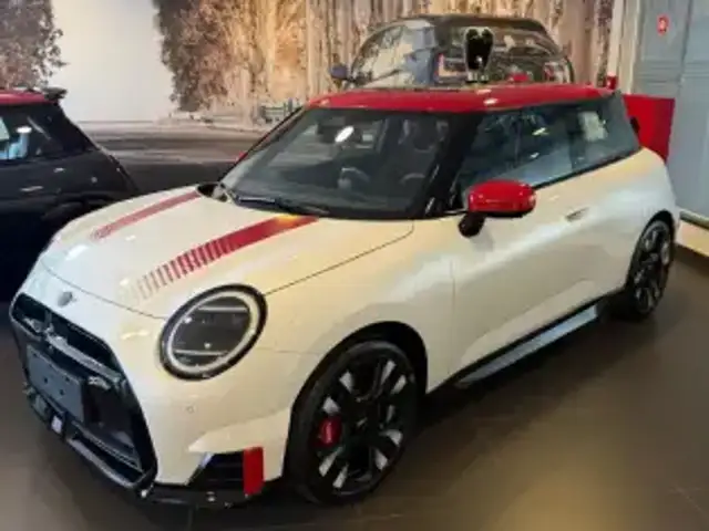 MINI COOPER 54,2 KW ELÉTRICO JOHN COOPER WORKS em Goiânia, GO