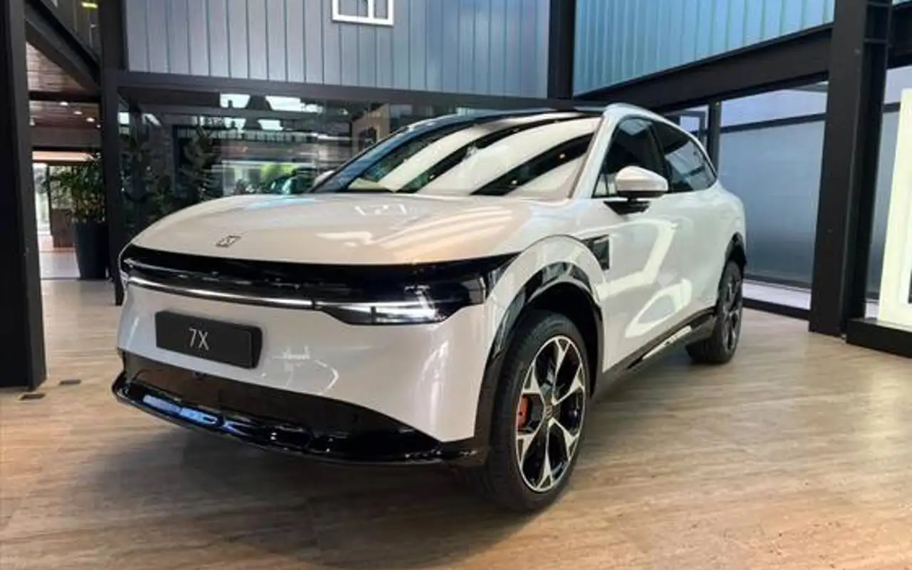 ZEEKR 7X 100 KW ELÉTRICO FLAGSHIP AWD — foto 1 de 12