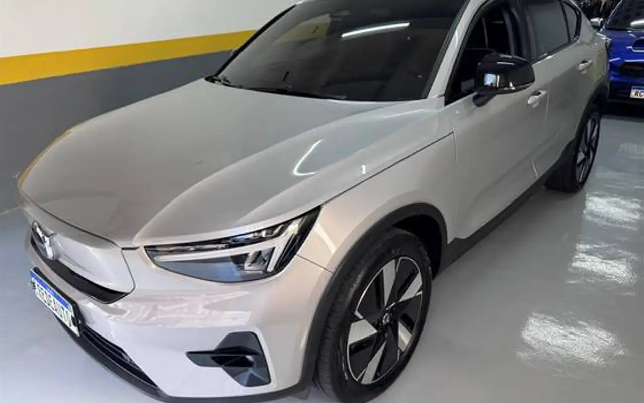 VOLVO C40 P6 RECHARGE ELECTRIC PLUS — foto 1 de 8