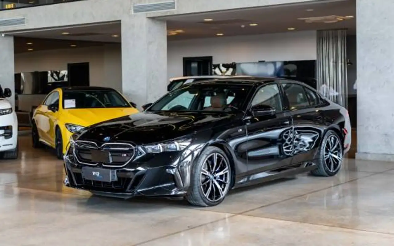 BMW i5 ELÉTRICO XDRIVE60 M SPORT — foto 1 de 20