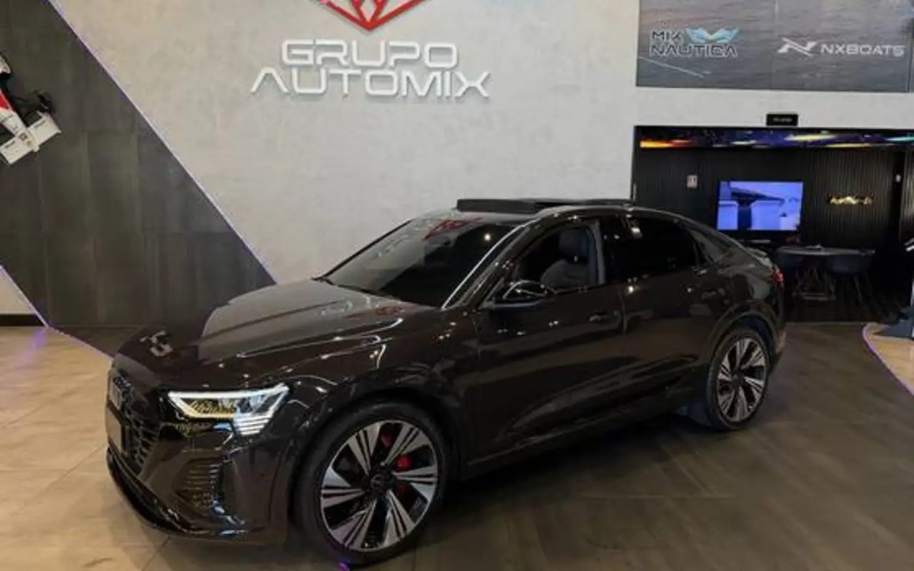AUDI Q8 E-TRON 55 ELÉTRICO SPORTBACK PERFORMANCE BLACK QUATTRO — foto 1 de 16