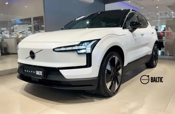 VOLVO EX30 69 KW ELÉTRICO ULTRA em Santos, SP