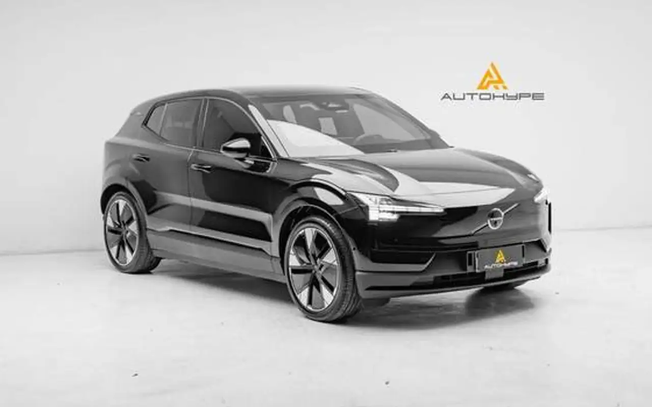 VOLVO EX30 69 KW ELÉTRICO ULTRA — foto 1 de 19