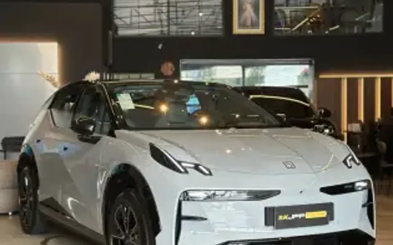 ZEEKR X 66 KW ELÉTRICO PREMIUM — foto 1 de 11