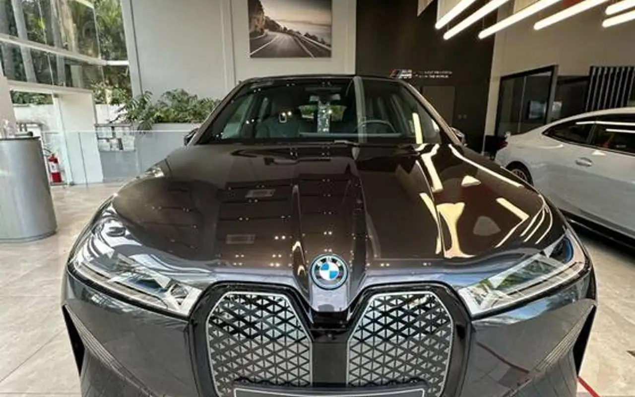 BMW iX ELÉTRICO XDRIVE50 SPORT — foto 1 de 9
