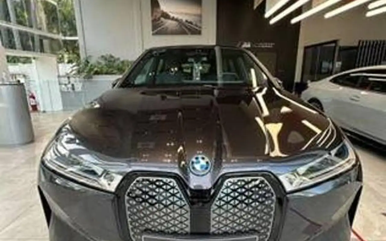 BMW iX ELÉTRICO XDRIVE50 SPORT — foto 1 de 9