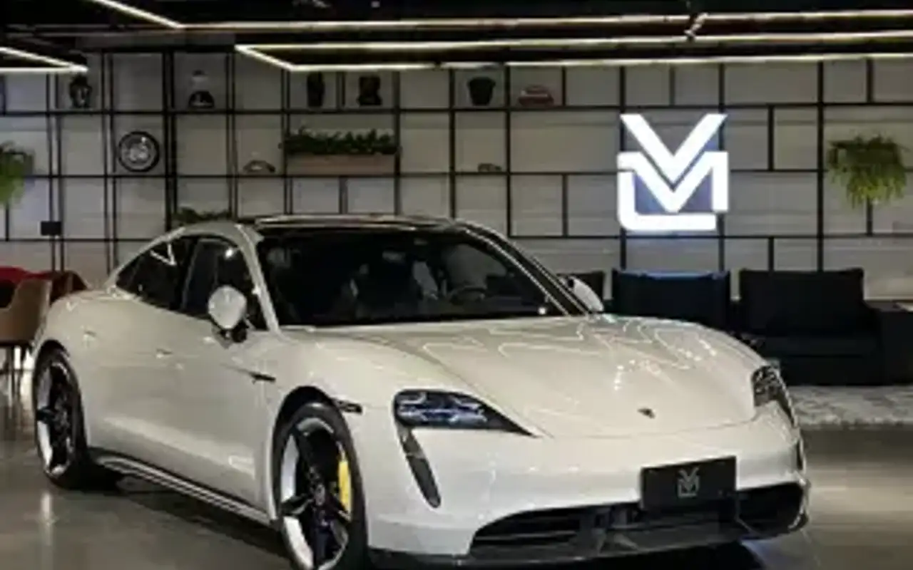 PORSCHE TAYCAN TURBO S ELÉTRICO — foto 1 de 11