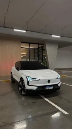 VOLVO EX30 69 KW ELÉTRICO ULTRA em Várzea Grande, MT