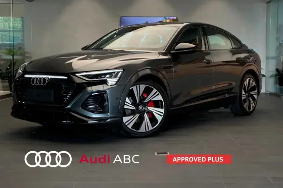 AUDI Q8 E-TRON 55 ELÉTRICO SPORTBACK PERFORMANCE BLACK QUATTRO em Santo André, SP
