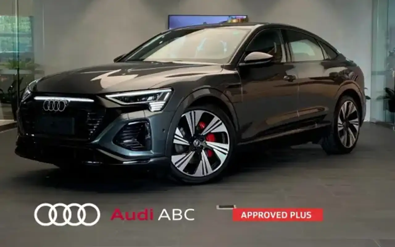 AUDI Q8 E-TRON 55 ELÉTRICO SPORTBACK PERFORMANCE BLACK QUATTRO — foto 1 de 20