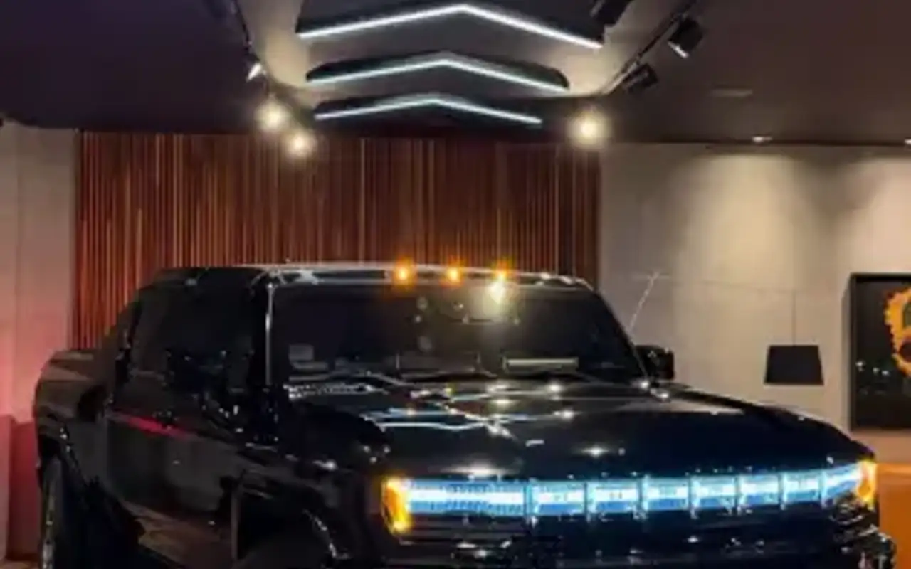 GMC HUMMER 212,7 KW EV PICKUP 3X 4X4 — foto 1 de 20