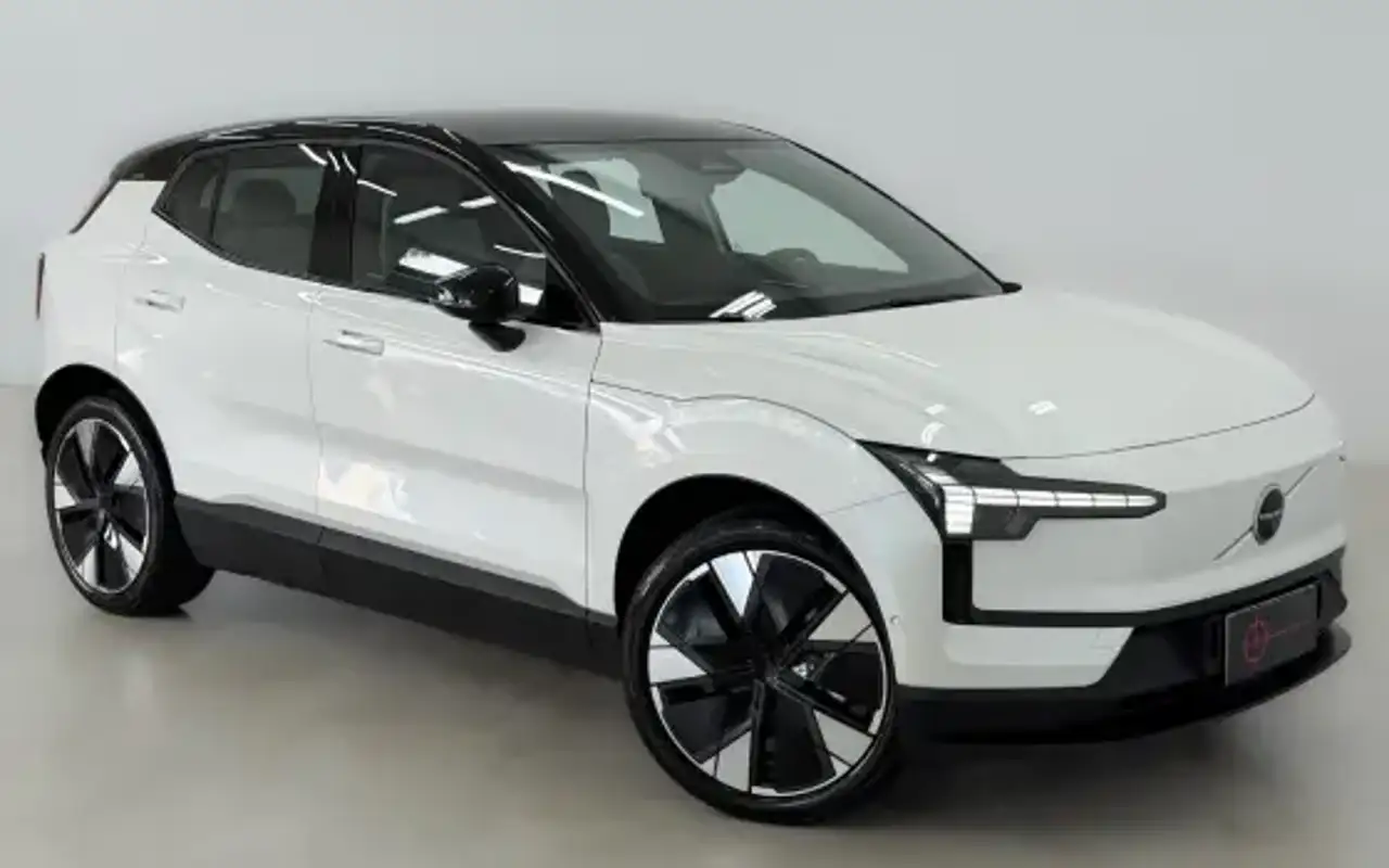 VOLVO EX30 69 KW ELÉTRICO ULTRA — foto 1 de 20