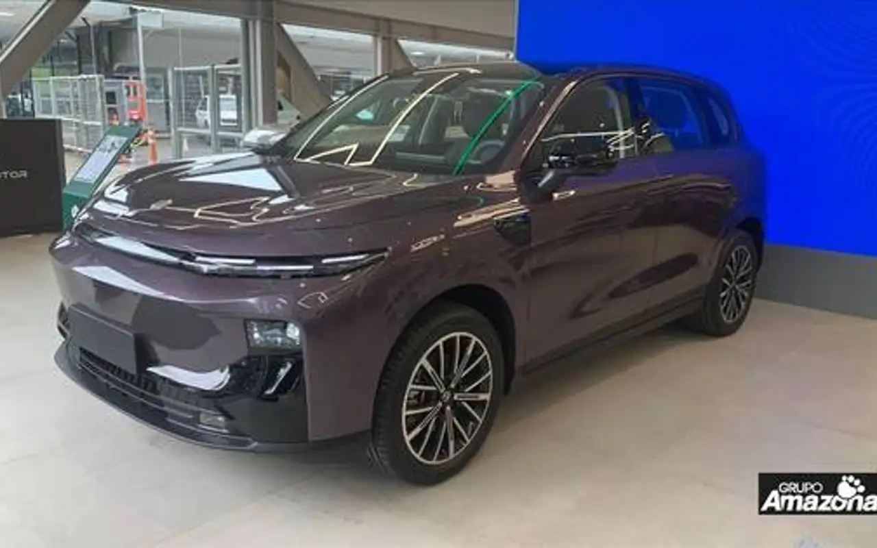 LEAPMOTOR B10 56,2 KW BEV — foto 1 de 8