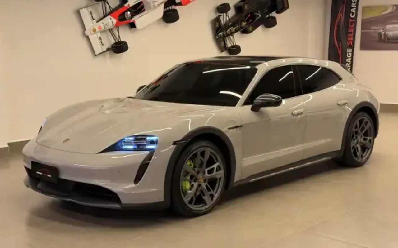PORSCHE TAYCAN 4 CROSS TURISMO ELÉTRICO — foto 1 de 14