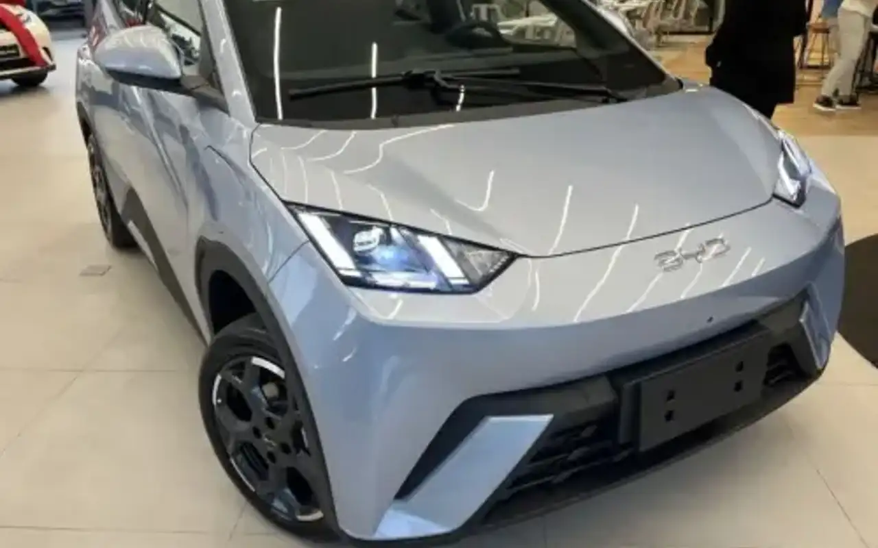 BYD DOLPHIN MINI 38 KW ELÉTRICO 5L — foto 1 de 14