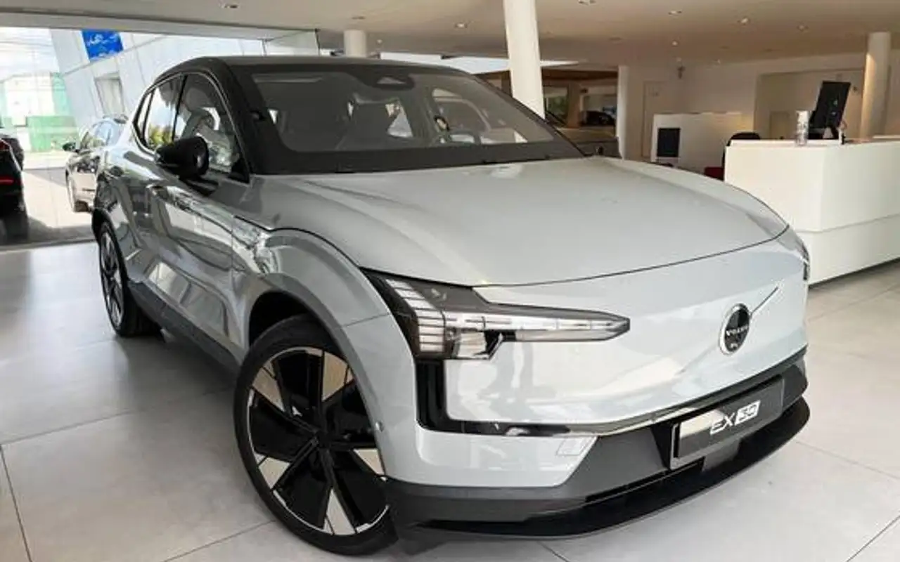 VOLVO EX30 69 KW ELÉTRICO PERFORMANCE ULTRA — foto 1 de 9