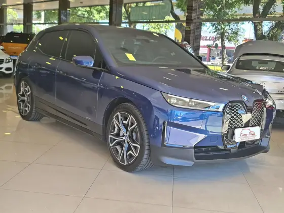 BMW iX ELÉTRICO XDRIVE40 em Novo Hamburgo, RS