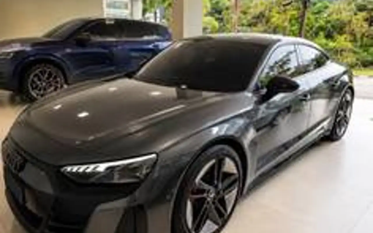 AUDI RS E-TRON GT ELÉTRICO QUATTRO — foto 1 de 8