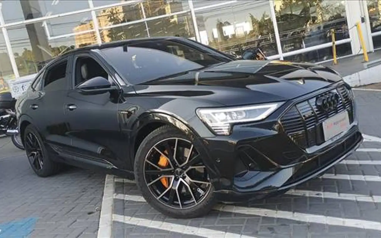 AUDI E-TRON ELÉTRICO SPORTBACK PERFORMANCE BLACK QUATTRO — foto 1 de 17