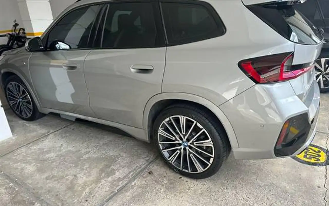 BMW iX1 ELÉTRICO XDRIVE30 M SPORT — foto 1 de 6