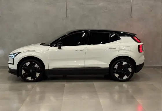 VOLVO EX30 69 KW ELÉTRICO PLUS em Campinas, SP