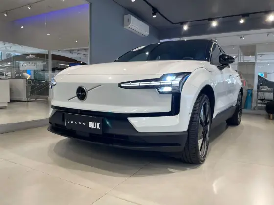 VOLVO EX30 69 KW ELÉTRICO ULTRA em Santos, SP