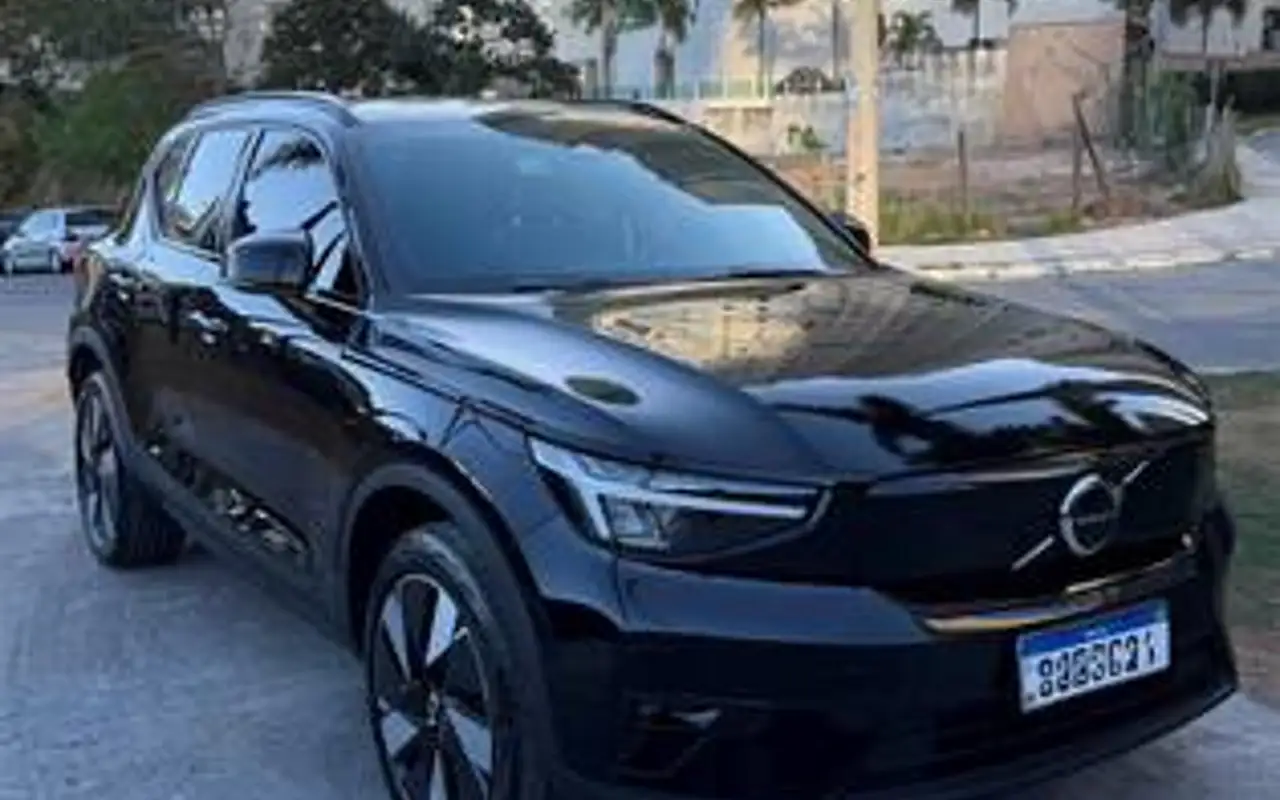 VOLVO XC40 P6 RECHARGE ELECTRIC PLUS — foto 1 de 7