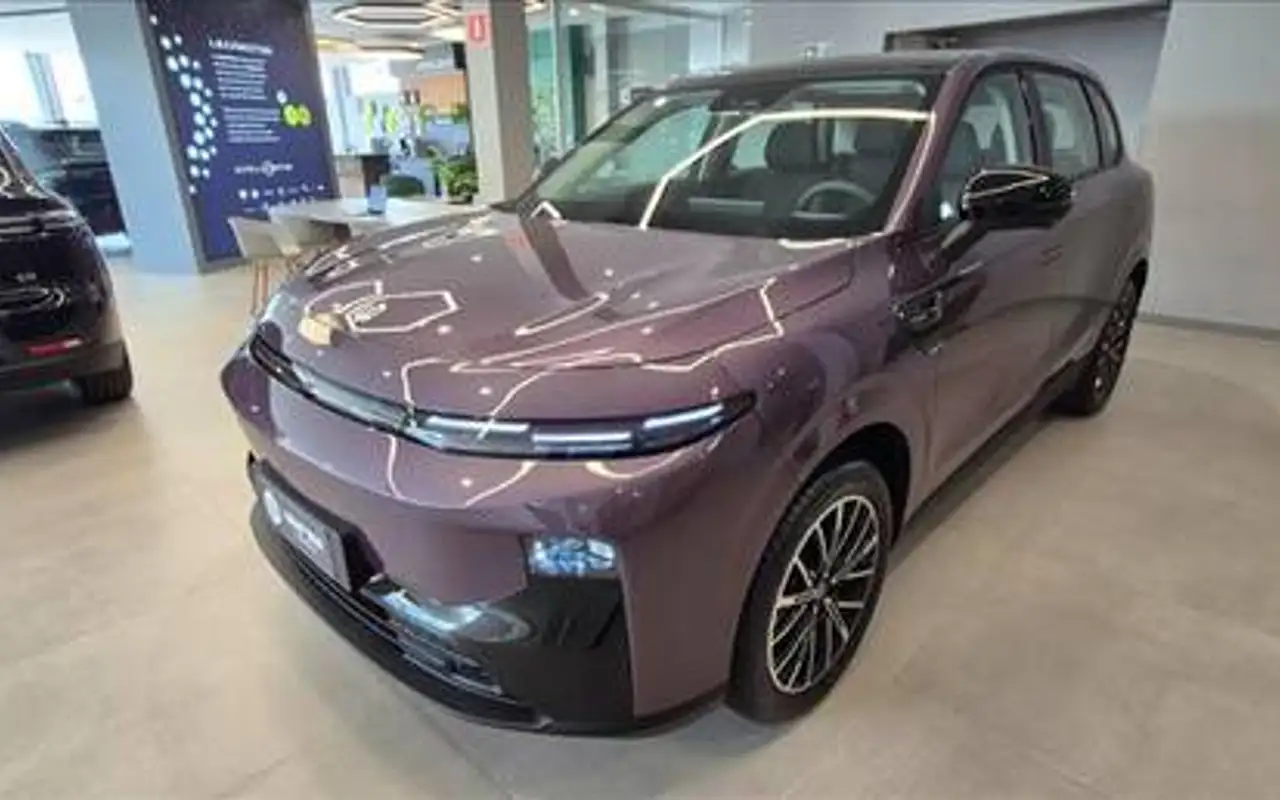 LEAPMOTOR B10 56,2 KW BEV — foto 1 de 12