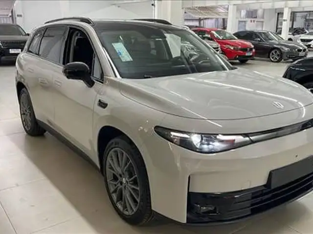LEAPMOTOR C10 69,9 KW BEV em São Paulo, SP