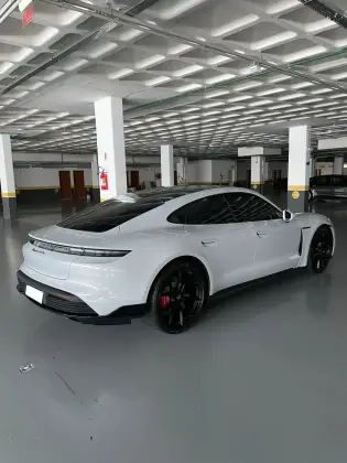 PORSCHE TAYCAN GTS ELÉTRICO em Chapecó, SC