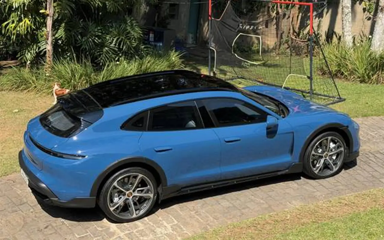 PORSCHE TAYCAN 4S CROSS TURISMO ELÉTRICO — foto 1 de 7