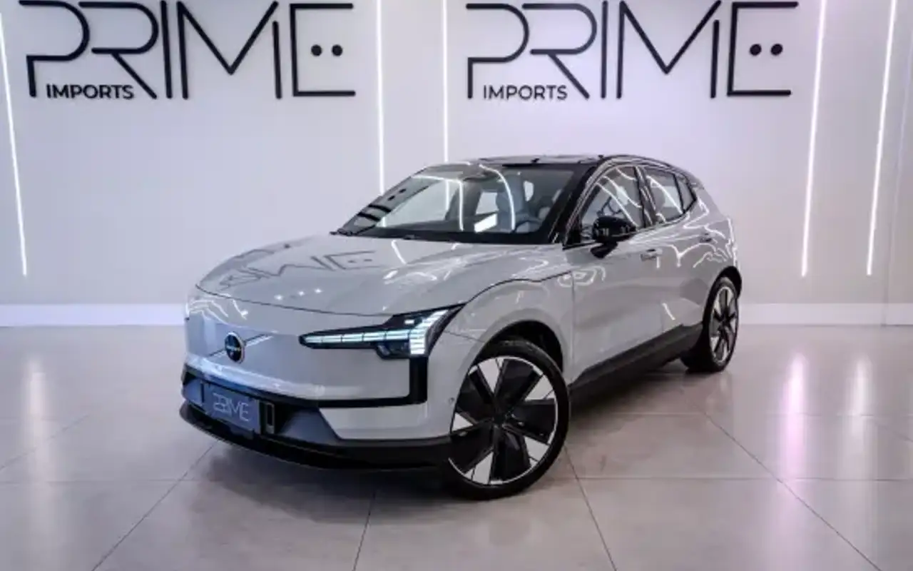 VOLVO EX30 69 KW ELÉTRICO ULTRA — foto 1 de 20