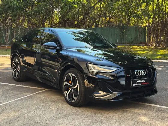 AUDI E-TRON ELÉTRICO SPORTBACK PERFORMANCE BLACK QUATTRO em Brasília, DF
