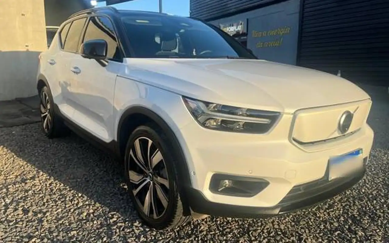 VOLVO XC40 P8 RECHARGE ELECTRIC BEV PURE AWD — foto 1 de 8